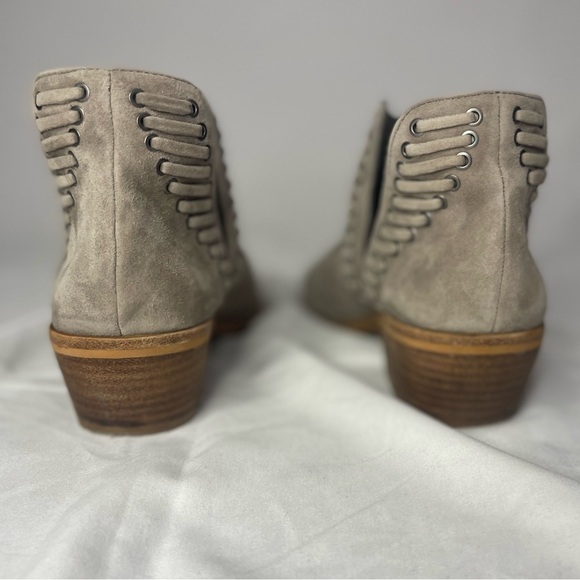 Vince Camuto Vc Pevista booties size 7 - Picture 9 of 14